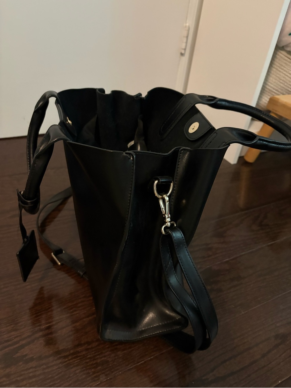 Danier Black Leather Tote with Adjustable Shoulder Strap - Picture 4 of 5